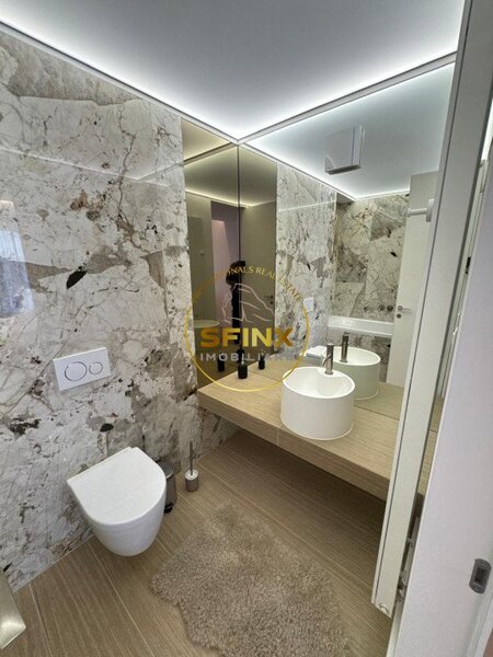 Cortina126, de inchiriat apartament cu 3 camere.